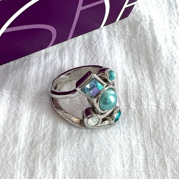 Lia sophia Sz 7 “Comet” ring, cut crystals and glass pearls, silver tone. EUC - Picture 1 of 13